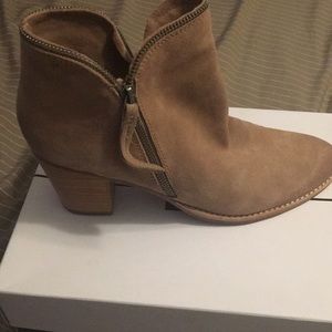 Dolce Vita Joel Booties size 10